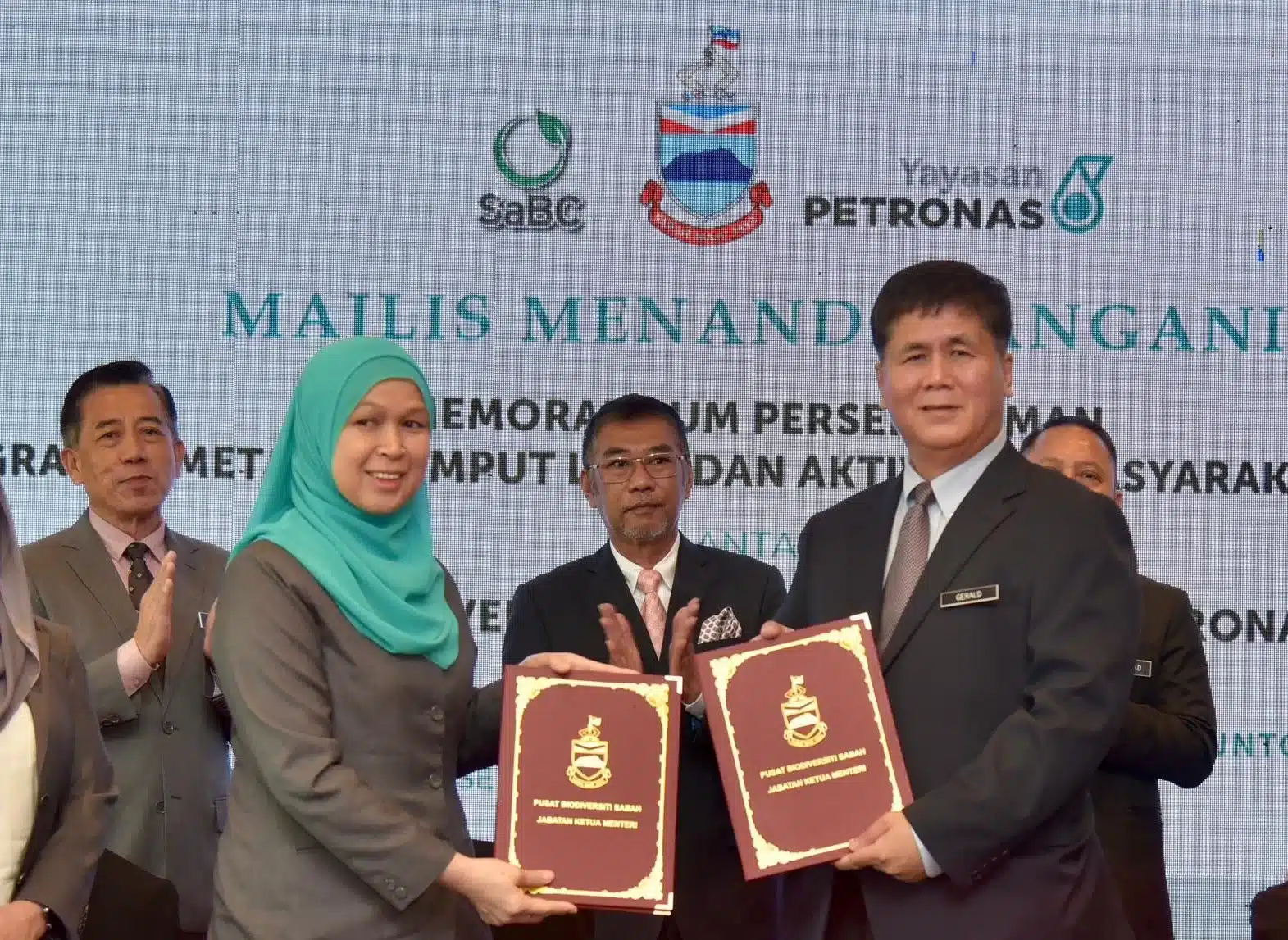 Yayasan PETRONAS and Sabah Biodiversity Centre Ink MoU for Seagrass Mapping and Community-Based Programme