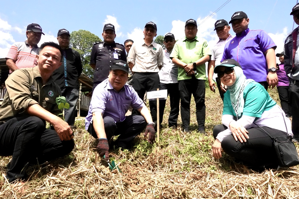 Yayasan PETRONAS and Sabah Forestry Department collaborate to restore Kungkular Forest Reserve with local communities