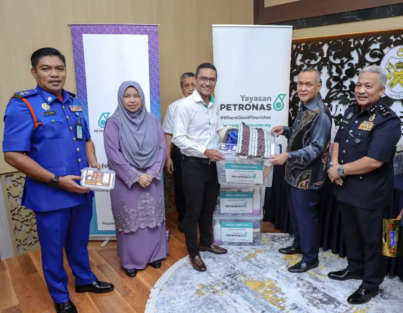 Yayasan PETRONAS Distributes Disaster Relief Care Packages to Affected Households Nationwide 